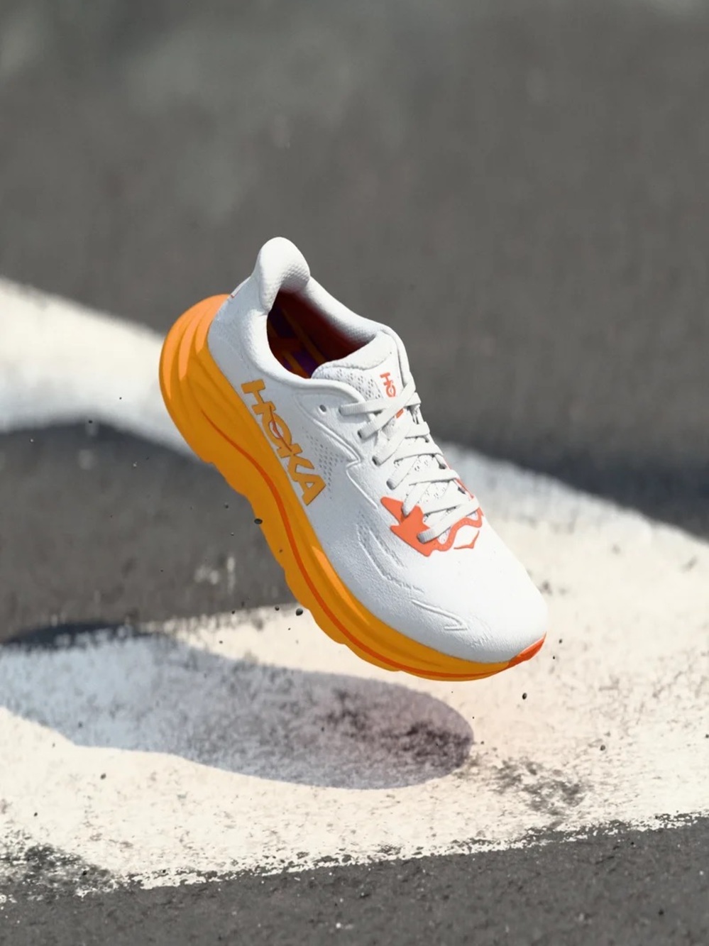 Hoka One One White & Orange Women's Clifton 10 Athletic Running Shoes, Size 9B - Picture 9 of 11